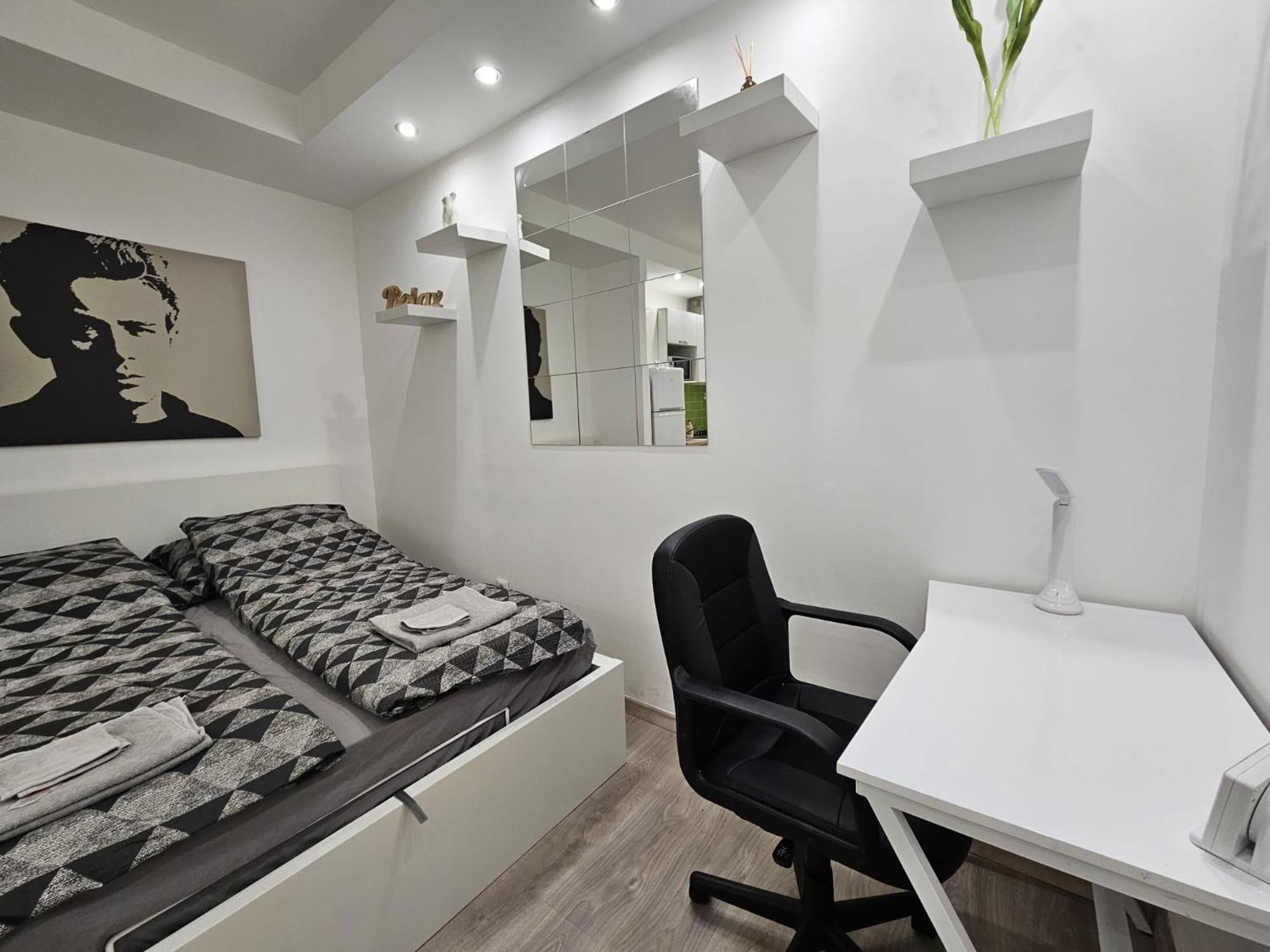 Unique Offer, Two In One! 2 Studio Egyuett Apartment *