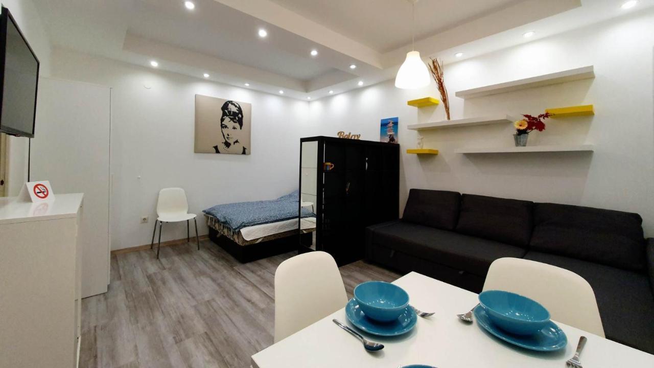 Unique Offer, Two In One! 2 Studio Egyuett * Budapešť